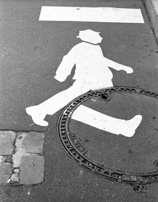 Broken leg Saint Ouen 2009© Stéfane France