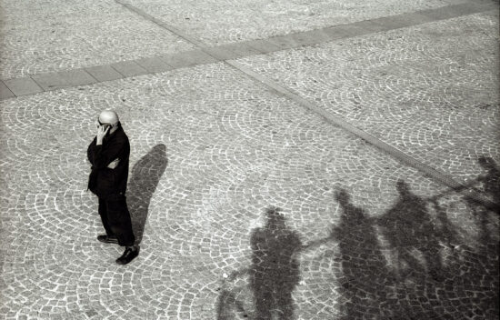 Man calling Paris 2002© Stéfane France